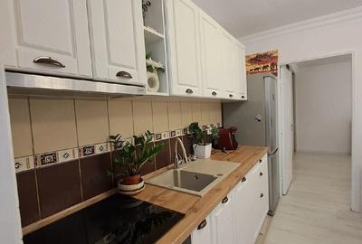 Apartament cu 3 camere decomandat în Ozana