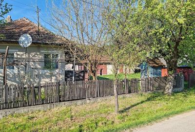 Casă cu Teren 3000 Mp în Solona