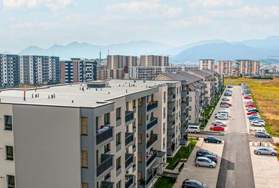 Apartament cu 3 camere decomandat în Tractorul - 1