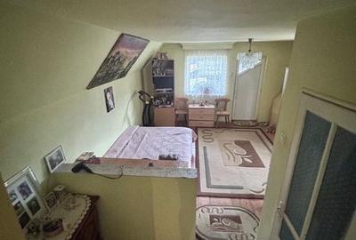 Casă cu 6 camere cu Teren 3.9 Mp în Central - 2