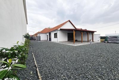 Casă cu 3 camere cu Teren 518 Mp în Grădiște - 2