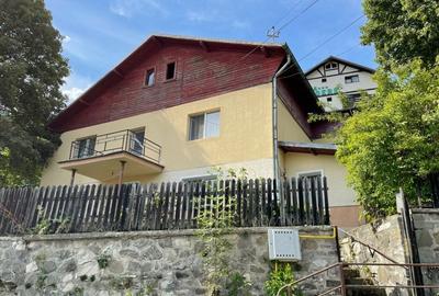 Apartament cu 2 camere semidecomandat, mobilat în Central