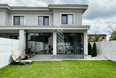 Casă individuală cu 5 camere cu Canalizare în Dumbrăvița