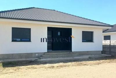 Casă cu 4 camere cu Teren 350 Mp în Odoreu