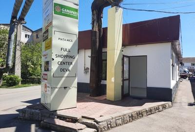 Spațiu comercial, de 30,000 mp, în Central - 10
