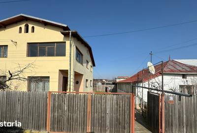Casă cu 6 camere cu Teren 954 Mp în Păulești - 4