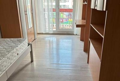 Apartament cu 3 camere decomandat în Păcurari