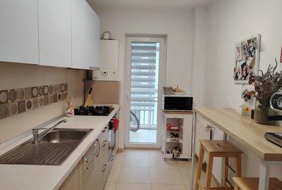 Apartament cu 3 camere decomandat în Metalurgiei