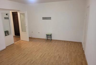 Garsonieră decomandată în Dimitrie Cantemir