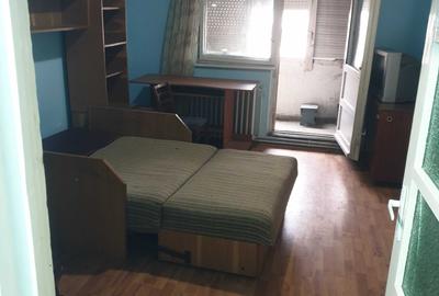 Apartament cu 4 camere decomandat în Soarelui