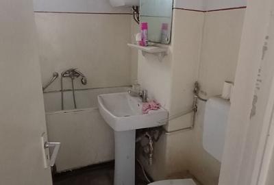 Apartament cu 2 camere semidecomandat în Tractorul