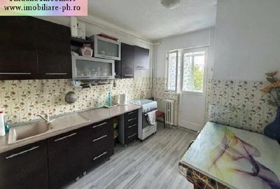 Apartament cu 3 camere decomandat în Republicii