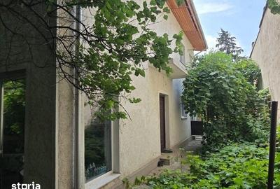Casă cu 3 camere cu Teren 300 Mp în Chitila