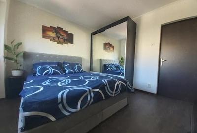 Apartament cu 3 camere semidecomandat, mobilat în Iancului
