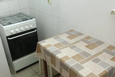 Garsonieră decomandată în Romană - 2
