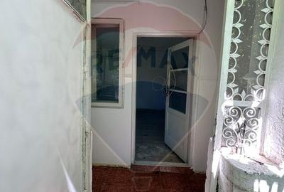 Casă individuală cu 5 camere cu Teren 265 Mp în Traian - 3