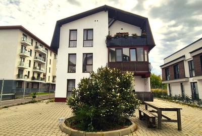 Apartament cu 3 camere decomandat în Tractorul