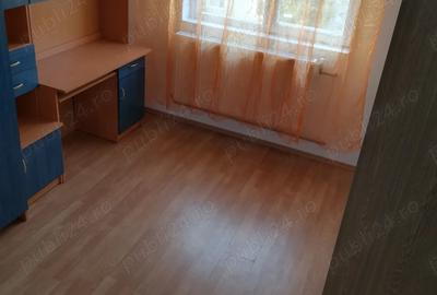 Apartament cu 3 camere decomandat în Aradul Nou