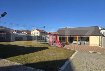 Casă cu 3 camere cu Teren 400 Mp în Central - 2