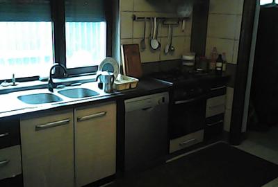 Casă cu 4 camere în Central - 3