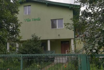 Casă cu 7 camere cu Teren 2061 Mp în Central