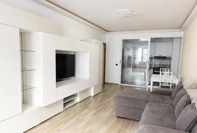 Apartament cu 3 camere decomandat în Tractorul - 2