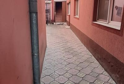 Apartament cu 3 camere decomandat în Militari