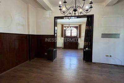 Casă cu 4 camere în Barbu Văcărescu
