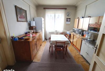 Apartament cu 3 camere decomandat în Ultracentral