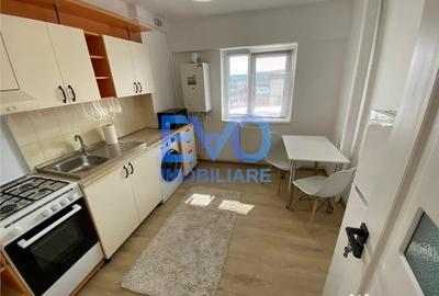 Apartament cu 2 camere decomandat în Gară