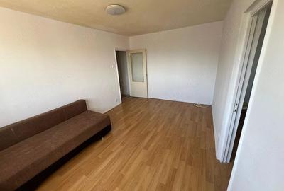Apartament cu 2 camere nedecomandat în Mihai Bravu