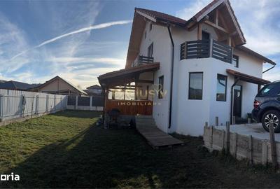 Casă cu 4 camere decomandat cu Teren 488 Mp în Cristian - 1