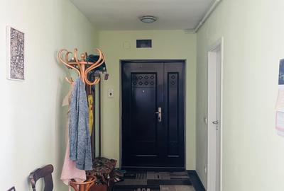 Apartament cu 3 camere decomandat în Mureșel