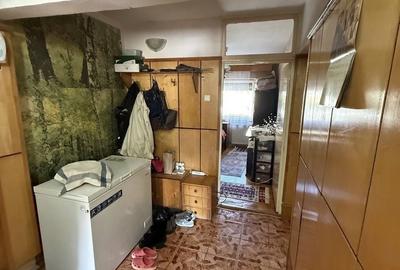Apartament cu 3 camere decomandat în Micro 17