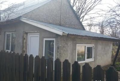 Casă cu 3 camere cu Teren 1000 Mp în Vâlcelele