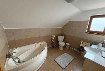 Casă cu Teren 400 Mp în Central