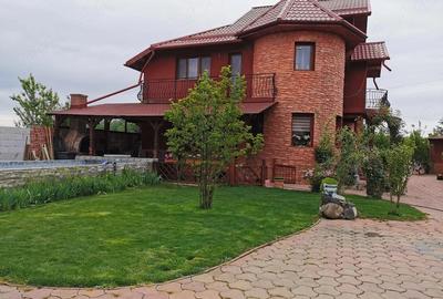 Casă cu 5 camere cu Teren 740 Mp în Mogoșoaia