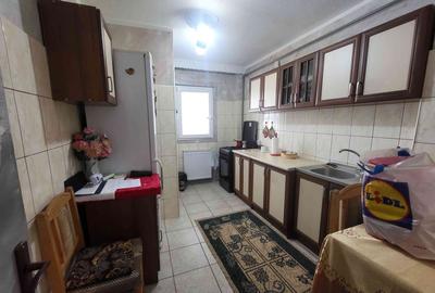 Apartament cu 3 camere decomandat în Letea - 1