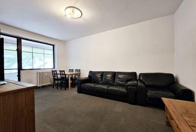 Apartament cu 3 camere decomandat, mobilat în Tineretului