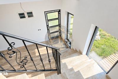 Casă cu 5 camere cu Teren 240 Mp în Cetate