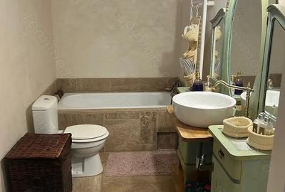 Apartament cu 2 camere decomandat în P-ța Unirii - 1