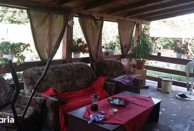 Casă cu 4 camere cu Teren 150 Mp în Central