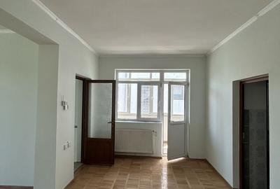 Casă cu 4 camere cu Teren 300 Mp în Central - 1