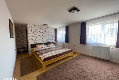Casă cu Teren 867 Mp în Central - 2