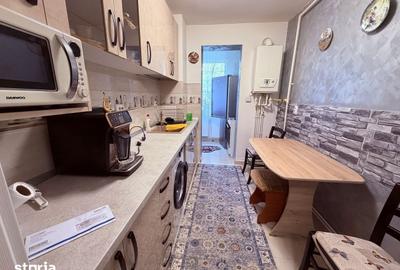 Apartament cu 2 camere decomandat în Micro 4 - 1