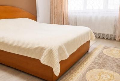Apartament cu 3 camere decomandat în Boema