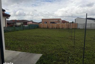 Casă cu 4 camere cu Teren 400 Mp în Bercu Roșu