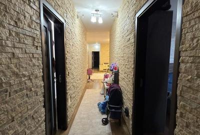 Apartament cu 3 camere decomandat în 9 Mai - 9