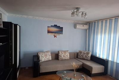 Apartament cu 2 camere decomandat în Lacul Tei