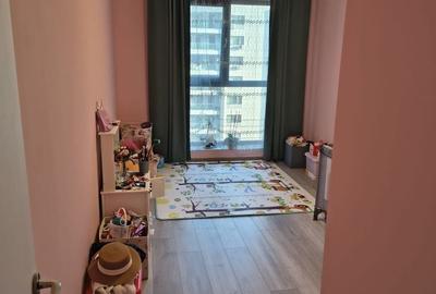 Apartament cu 3 camere semidecomandat în Titan